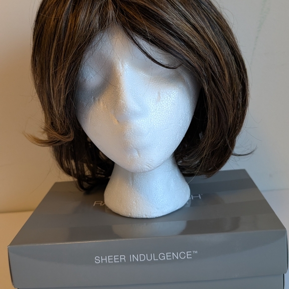 Raquel Welch Signature Collection Hazelnut - Picture 13 of 13